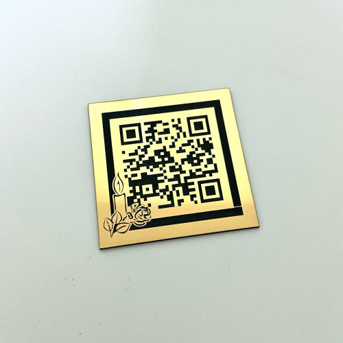 Бессмертная память: Табличка с изменяемым QR-кодом для памятника